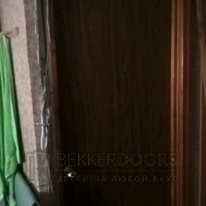 Обратите внимание,фото старых дверей до нашего монтажа!